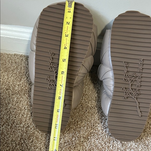 Yume Yume | Women's Taupe Quilted Slip-On Shoes | size 40 - Picture 11 of 16